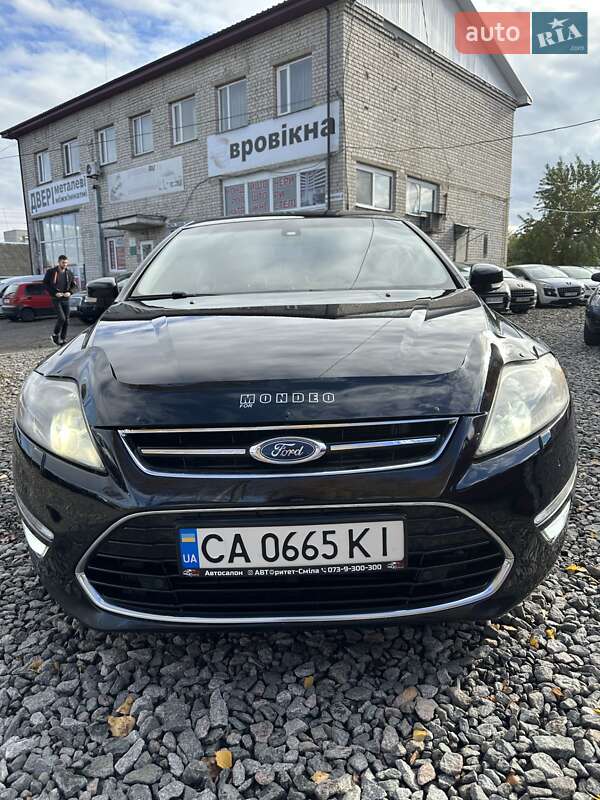 Седан Ford Mondeo 2011 в Смеле