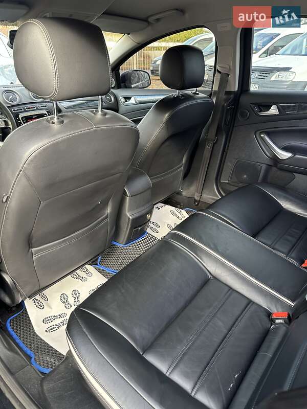 Седан Ford Mondeo 2011 в Смеле