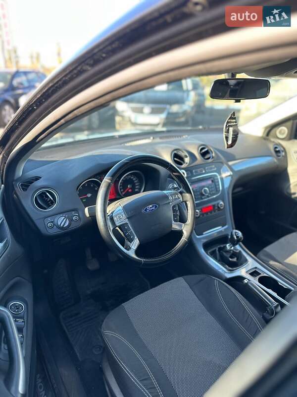 Седан Ford Mondeo 2011 в Білогородці