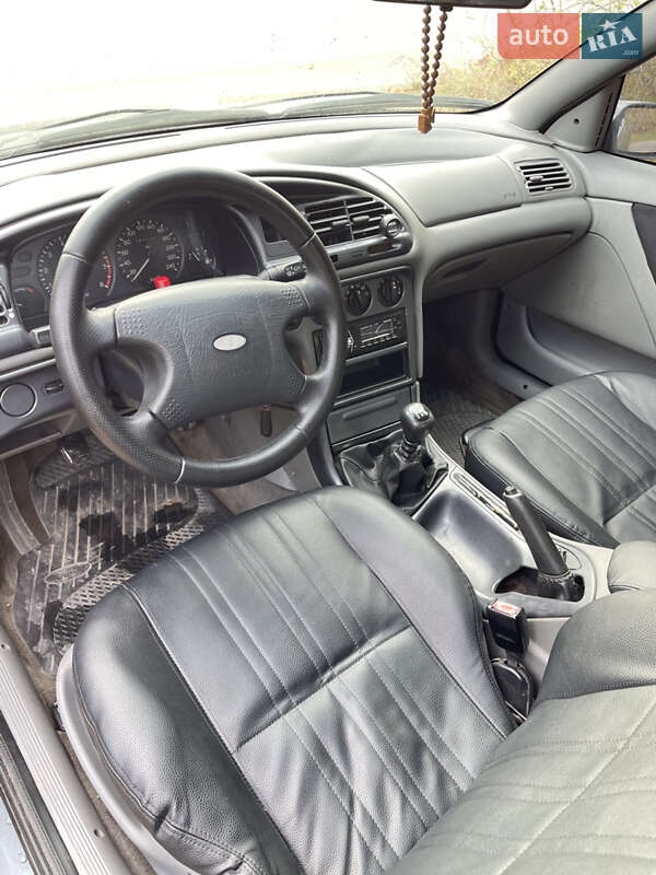 Лифтбек Ford Mondeo 1994 в Хмельницком