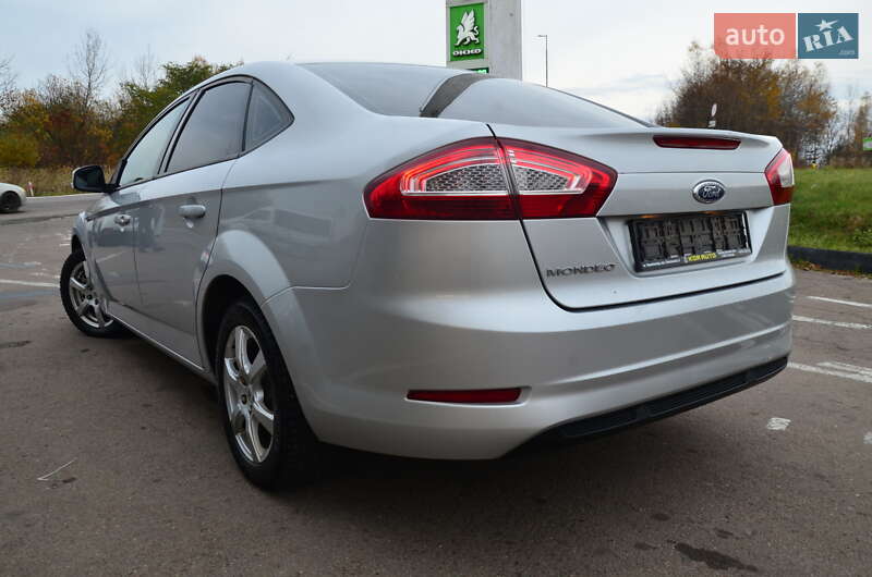 Седан Ford Mondeo 2013 в Дрогобыче