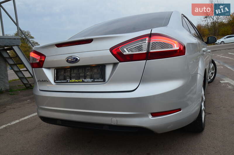 Седан Ford Mondeo 2013 в Дрогобыче