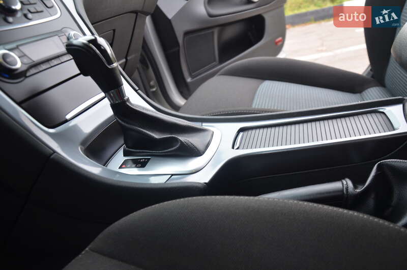 Седан Ford Mondeo 2013 в Дрогобыче