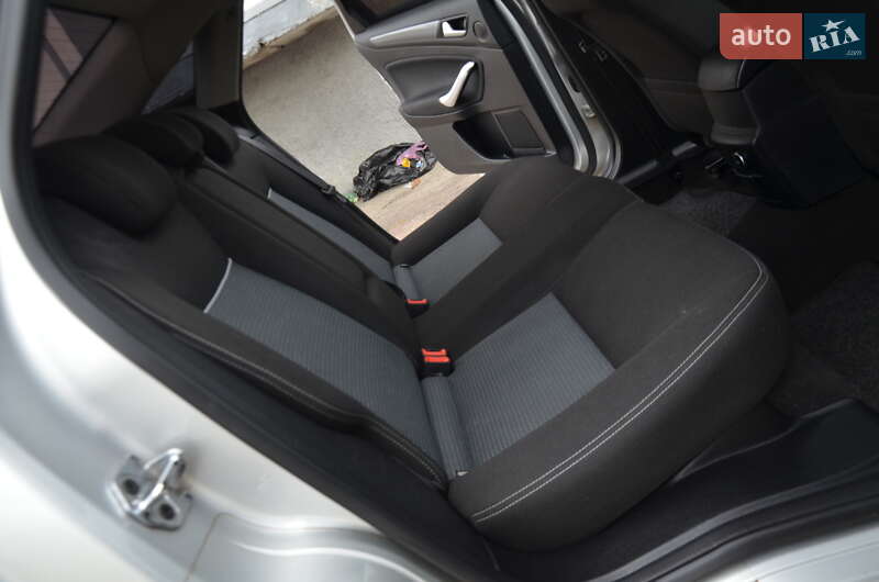 Седан Ford Mondeo 2013 в Дрогобыче