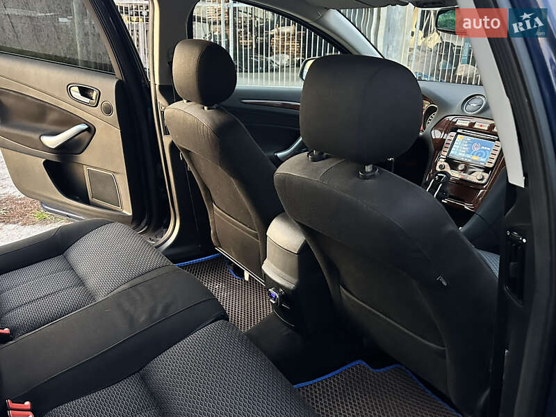 Лифтбек Ford Mondeo 2008 в Остроге фото 20 Лифтбек Ford Mondeo 2008 в Остроге