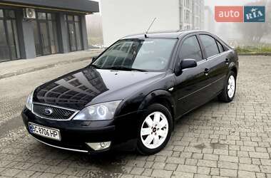 Лифтбек Ford Mondeo 2004 в Новояворовске