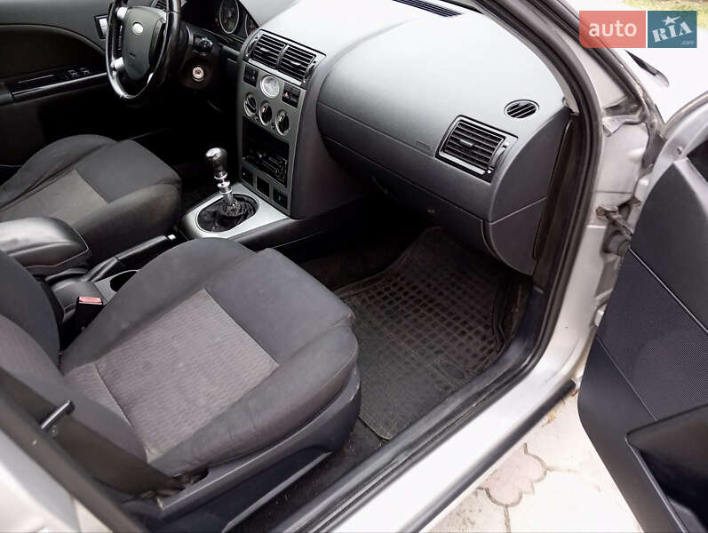 Ліфтбек Ford Mondeo 2001 в Волочиську фото 5 Ліфтбек Ford Mondeo 2001 в Волочиську