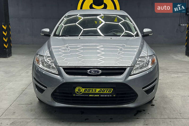 Седан Ford Mondeo 2012 в Черновцах
