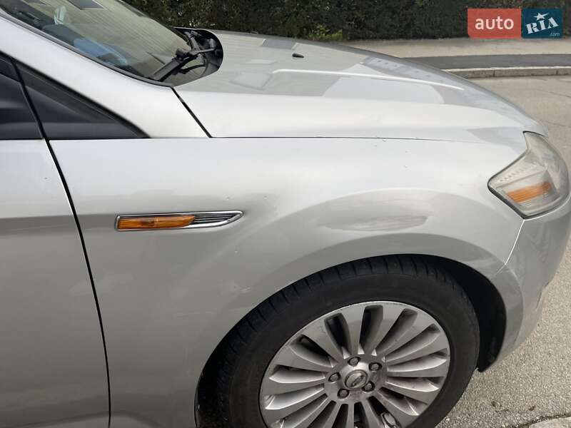 Седан Ford Mondeo 2007 в Староконстантинове