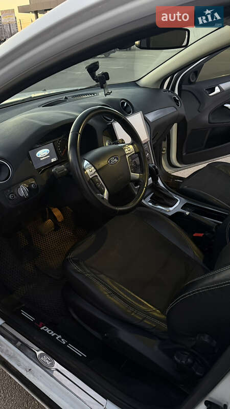 Седан Ford Mondeo 2012 в Ирпене