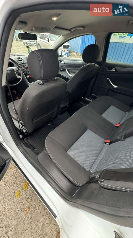 Седан Ford Mondeo 2011 в Никополе