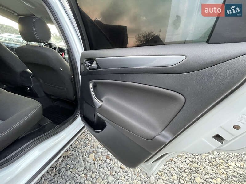 Універсал Ford Mondeo 2012 в Чернівцях