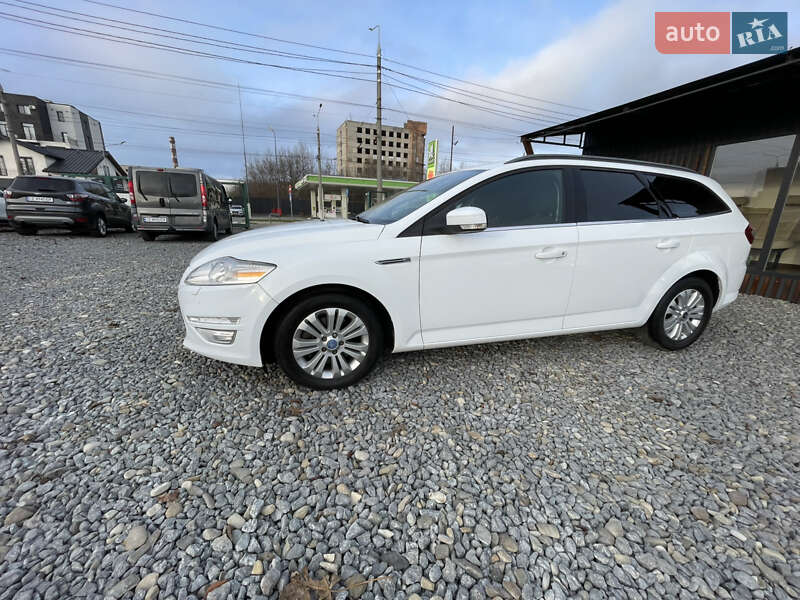 Універсал Ford Mondeo 2012 в Чернівцях