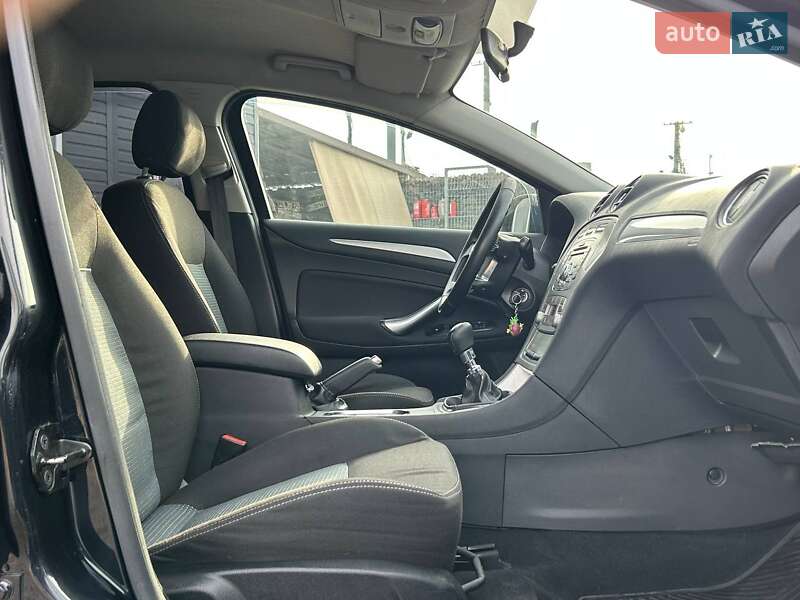 Седан Ford Mondeo 2010 в Одессе