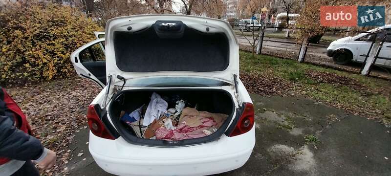 Седан Ford Mondeo 2001 в Киеве