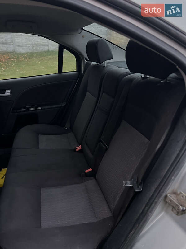 Седан Ford Mondeo 2000 в Львові