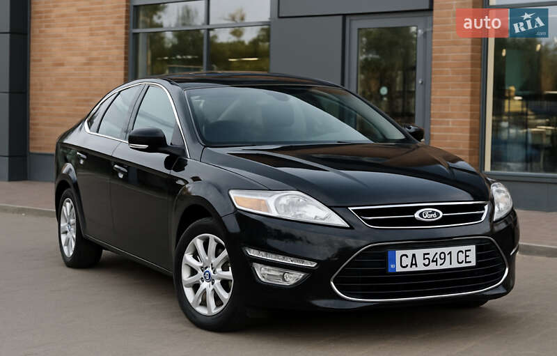Седан Ford Mondeo 2012 в Звенигородці
