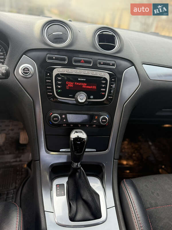 Седан Ford Mondeo 2011 в Києві