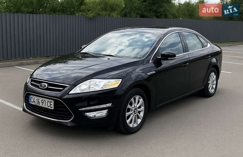 Седан Ford Mondeo 2012 в Звенигородці