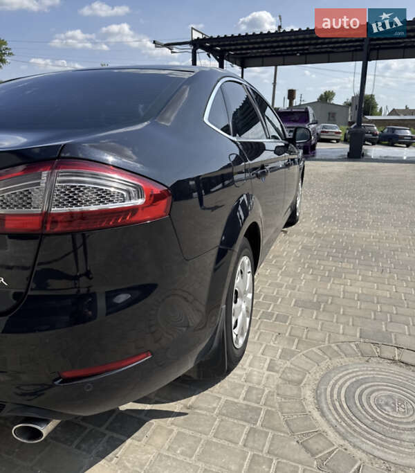 Седан Ford Mondeo 2012 в Звенигородці