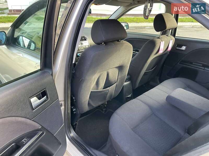 Седан Ford Mondeo 2003 в Харькове