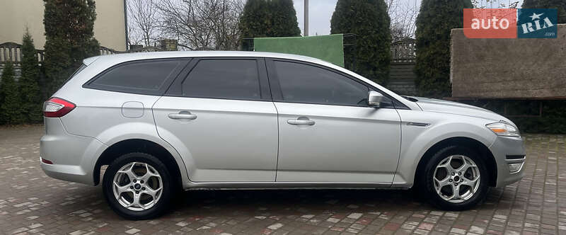 Універсал Ford Mondeo 2013 в Золочеві