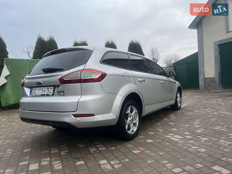 Універсал Ford Mondeo 2013 в Золочеві