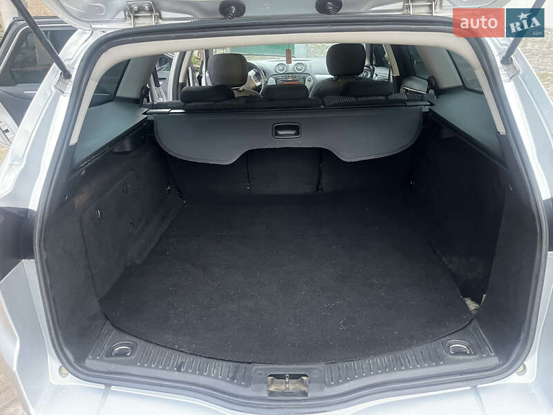 Універсал Ford Mondeo 2013 в Золочеві