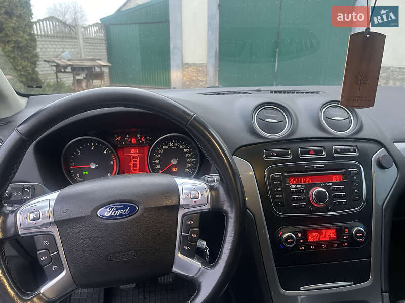 Універсал Ford Mondeo 2013 в Золочеві