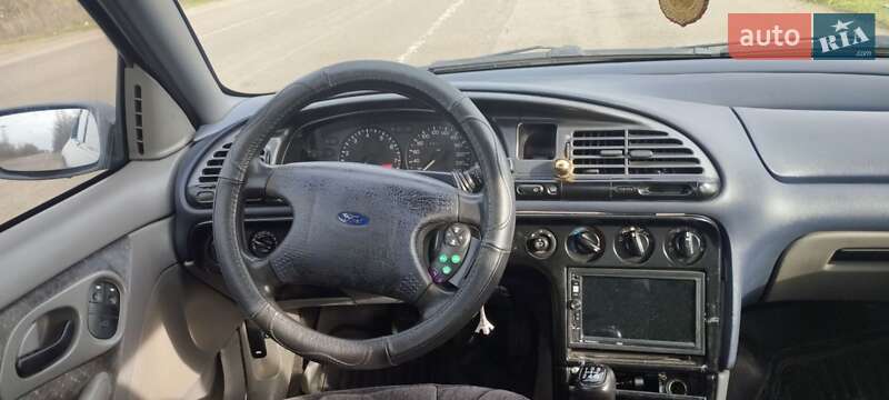 Седан Ford Mondeo 1994 в Вознесенську