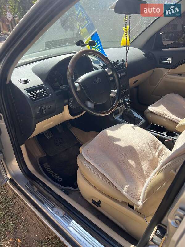 Універсал Ford Mondeo 2005 в Чернівцях