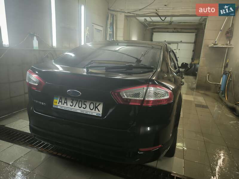 Лифтбек Ford Mondeo 2013 в Киеве
