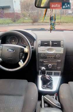 Лифтбек Ford Mondeo 2005 в Чернигове