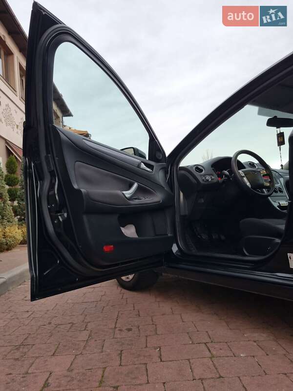 Седан Ford Mondeo 2012 в Стрию