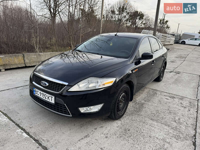 Седан Ford Mondeo 2010 в Стрию