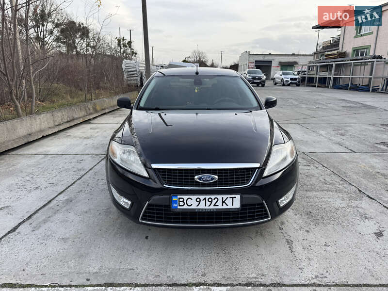Седан Ford Mondeo 2010 в Стрию