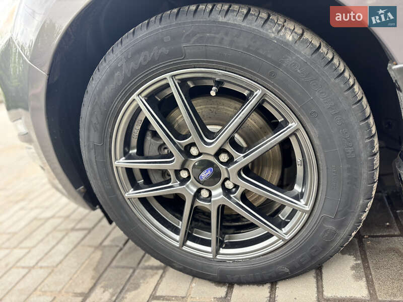 Седан Ford Mondeo 2012 в Охтирці