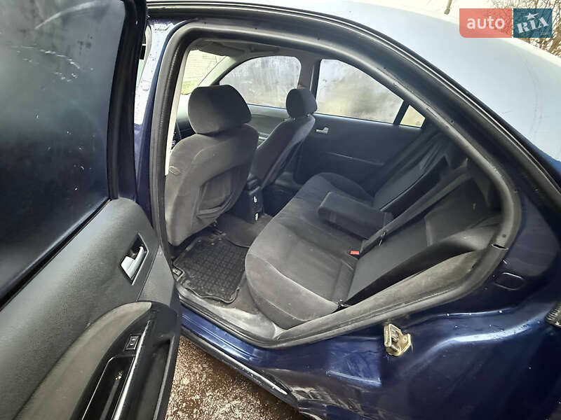 Седан Ford Mondeo 2002 в Коростене