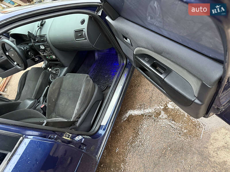 Седан Ford Mondeo 2002 в Коростене