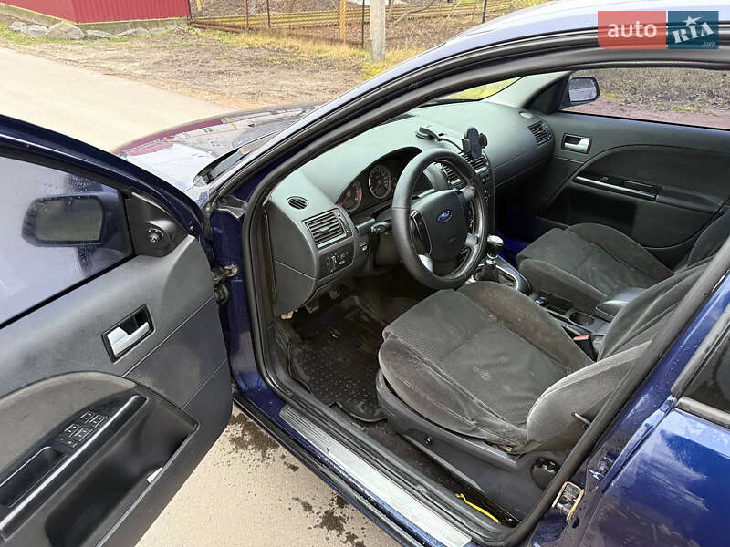 Седан Ford Mondeo 2002 в Коростене