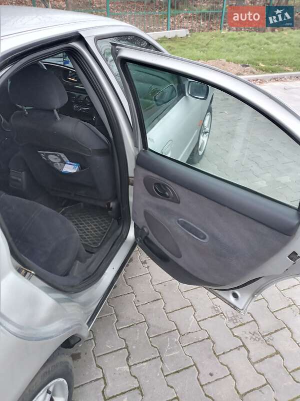 Ліфтбек Ford Mondeo 1998 в Одесі