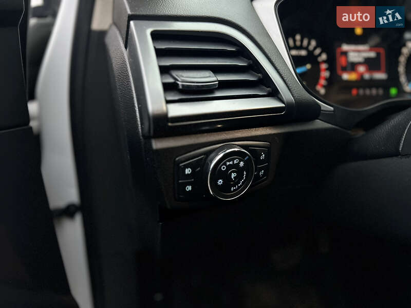 Седан Ford Mondeo 2017 в Миргороде