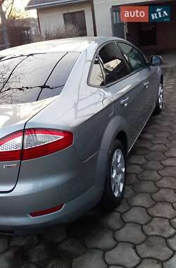 Седан Ford Mondeo 2010 в Чернівцях