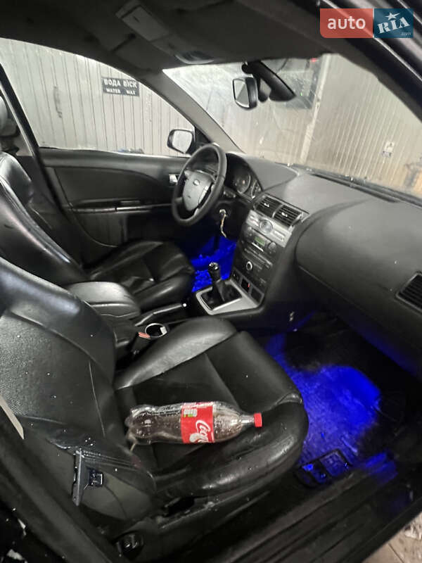 Седан Ford Mondeo 2003 в Шепетовке