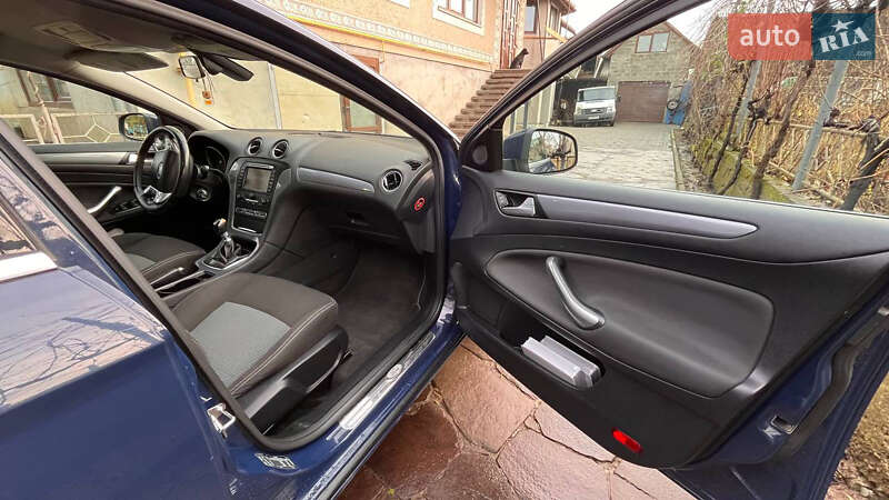 Универсал Ford Mondeo 2013 в Ужгороде