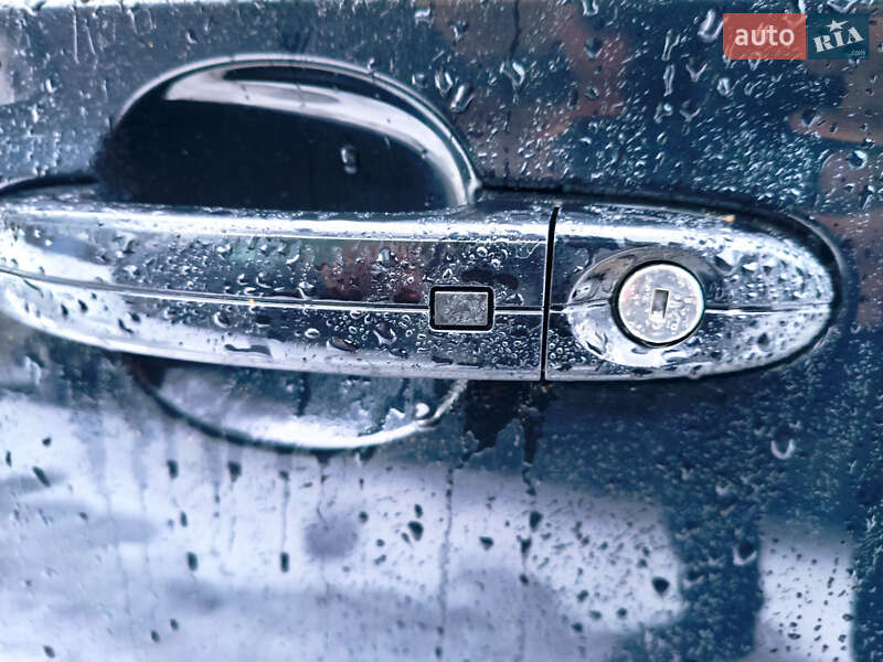 Седан Ford Mondeo 2011 в Глухове