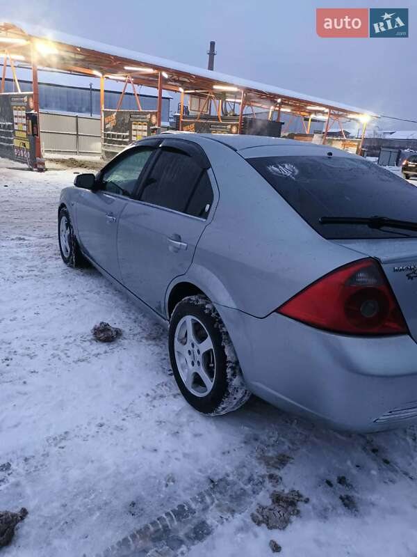 Седан Ford Mondeo 2005 в Мукачево