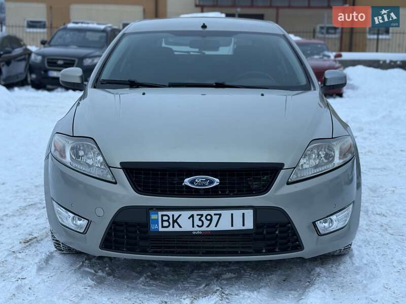 Седан Ford Mondeo 2010 в Ровно
