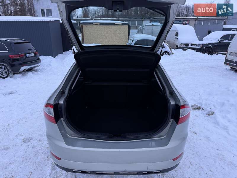 Седан Ford Mondeo 2010 в Ровно