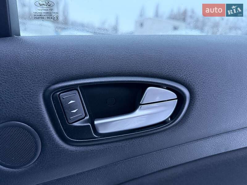 Седан Ford Mondeo 2010 в Ровно